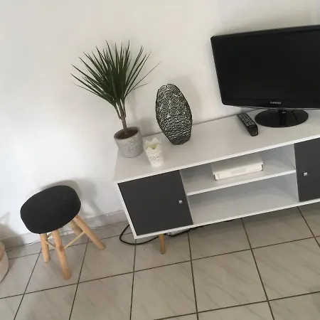 Ferienwohnung T2 Avec Terrasse, Clim , Box Fibre Vedène Exterior foto
