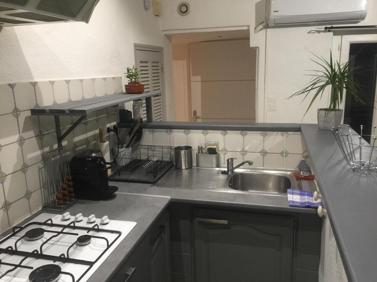 Apartment T2 Avec Terrasse, Clim , Box Fibre *